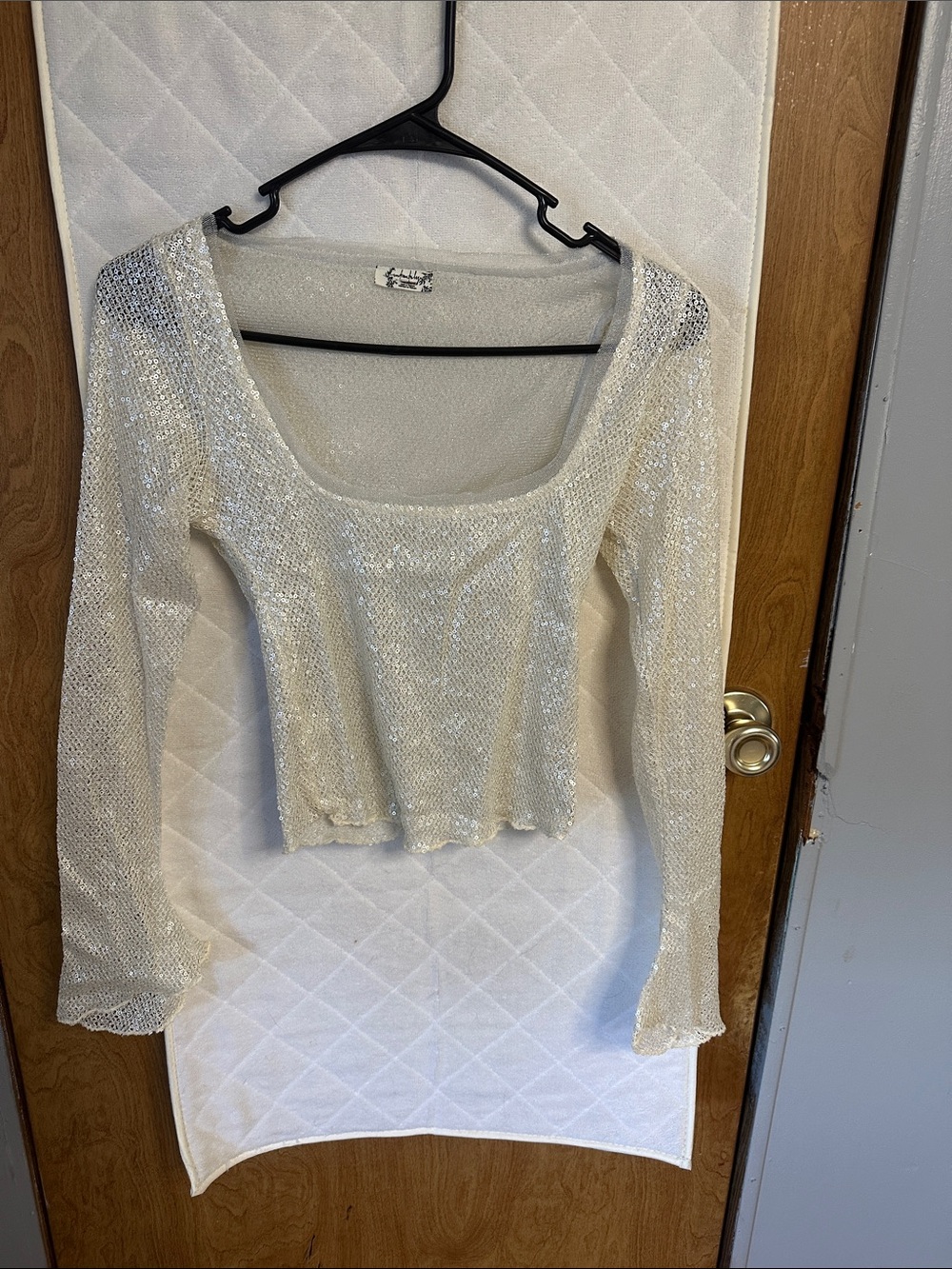 Sequin Scoop-Neck Long Sleeve Top - White